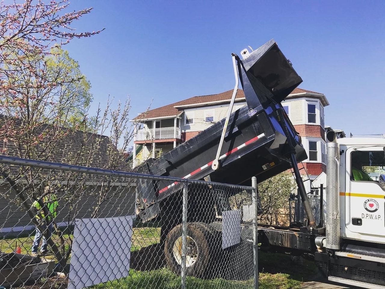 Read more about the article City’s DPW & Parks Delivers compost to WCG community garden sites